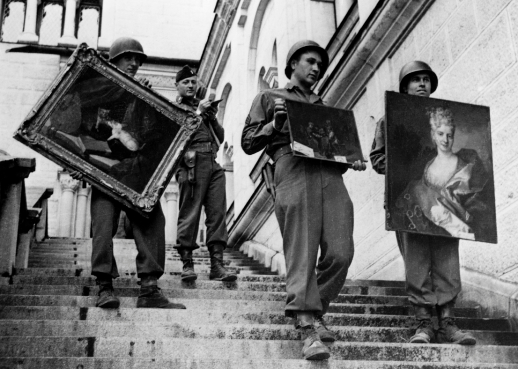 1943: Monuments Men commissioned